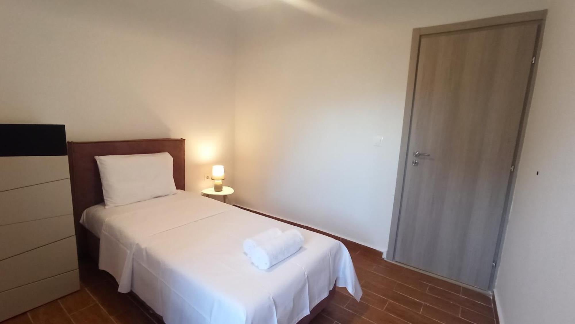 Spyros' Apartment Near Marina Митилини Экстерьер фото